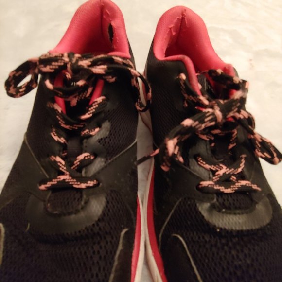 Vionic womens black and pink running sneaker - Picture 3 of 11